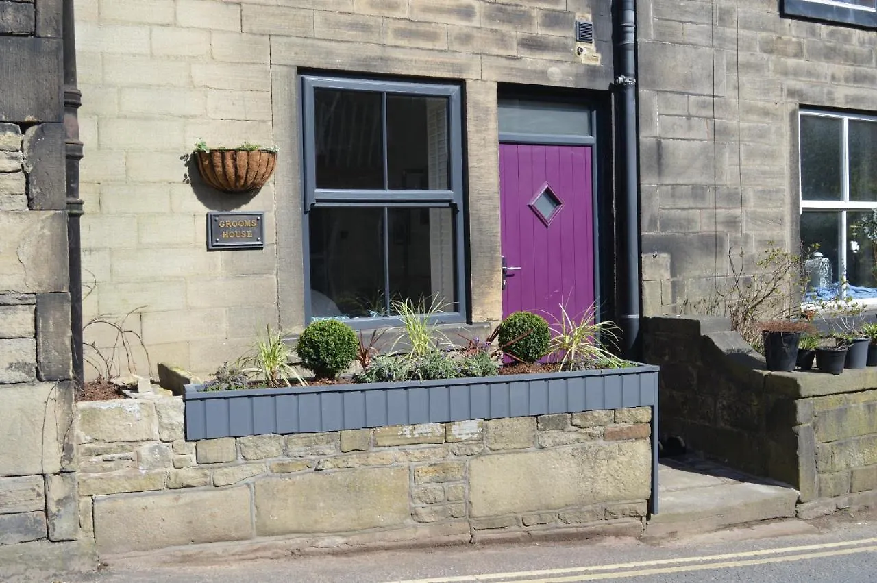 Grooms House Hebden Bridge 0*,